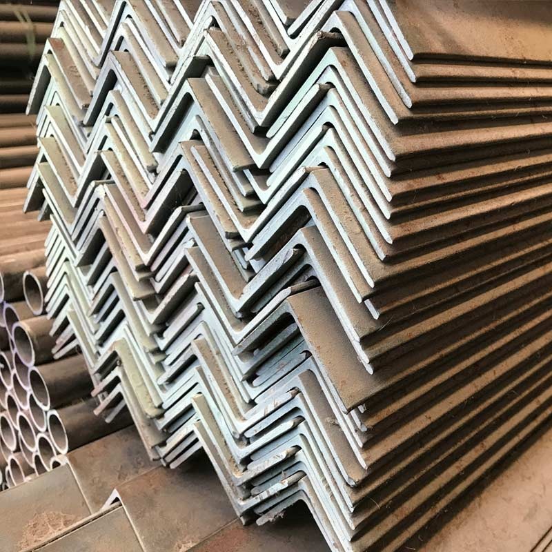 Cornières acier, galvanisées ou inox : guide complet pour bien choisir