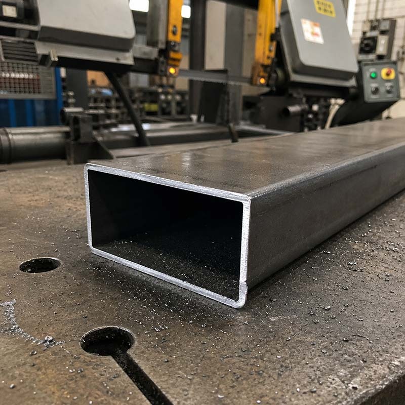 Tube acier rectangulaire : sections standards, dimensions et achat sur mesure