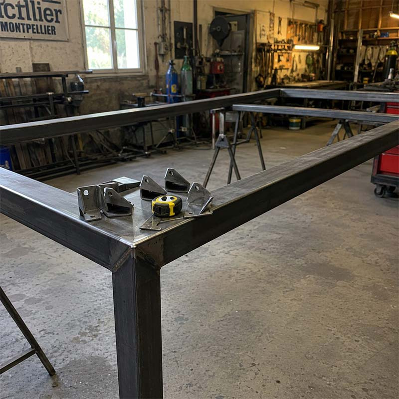 Pergola métal : bien penser la structure avant de souder