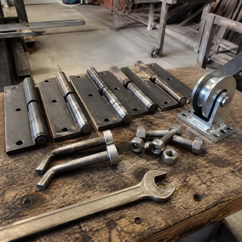 Gonds, paumelles et accessoires de portail