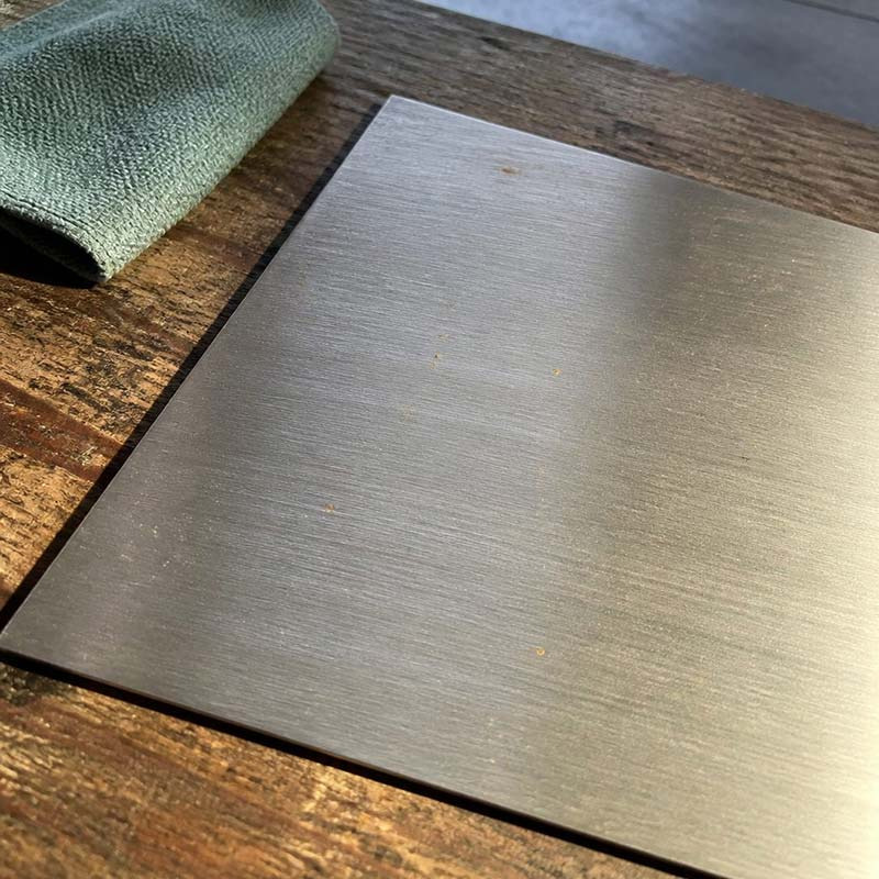 Inox qui rouille : identifier la cause avant de frotter